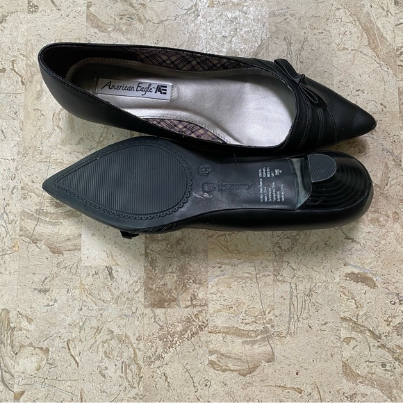 Black Slip On Low Heel Pointed Toe Bow Elegant Shoes American Eagle Size 8.5 - Picture 4 of 9